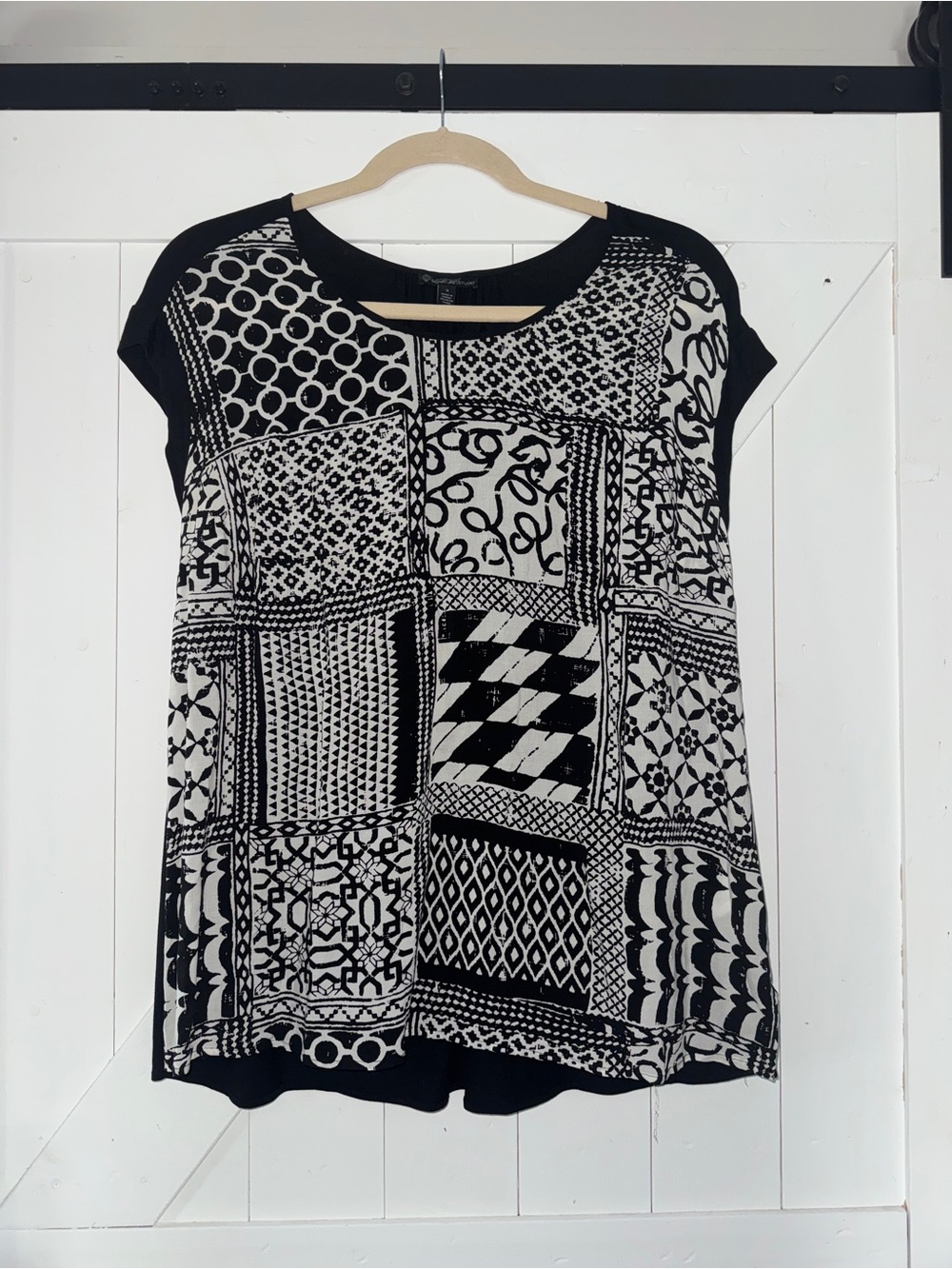 Signature Studio black and white short-sleeve top - size 1X